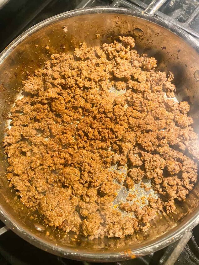 taco pasta casserole, Brown the ground beef with the chopped yellow onion and taco seasoning