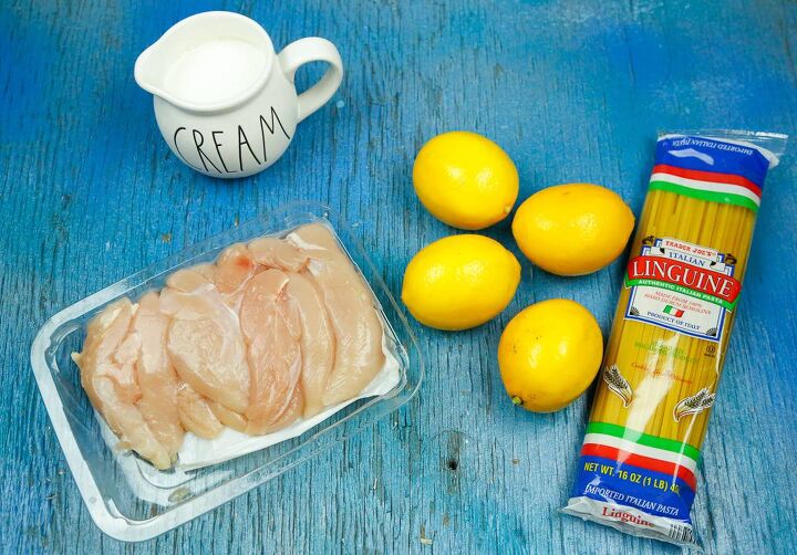creamy lemon pasta with chicken, All you need are a few ingredients for the easiest one pot chicken lemon pasta recipe Chicken lemons heavy cream linguini and spices