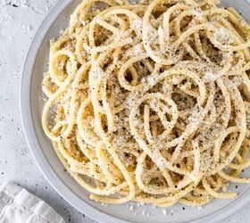 <b>Our dinner suggestion:</b> 4-ingredient cacio e pepe pasta