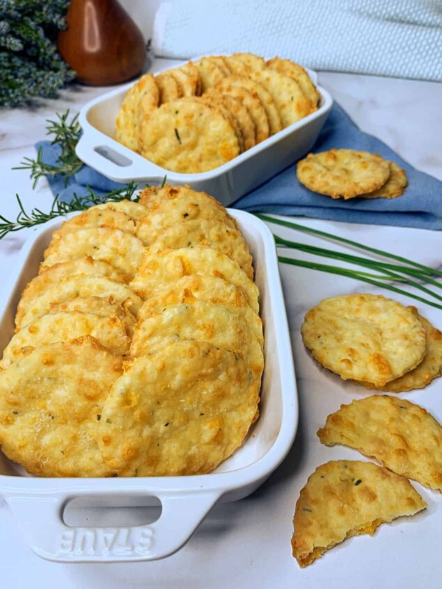 homemade cheddar cheese crackers, Cheddar cheese crackers in a white Staub casserole dish