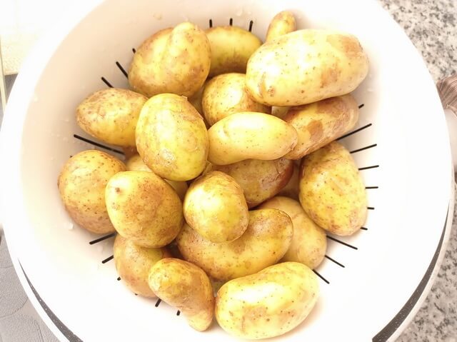 vegan potato salad, Washed and scrubbed potatoes before boiling