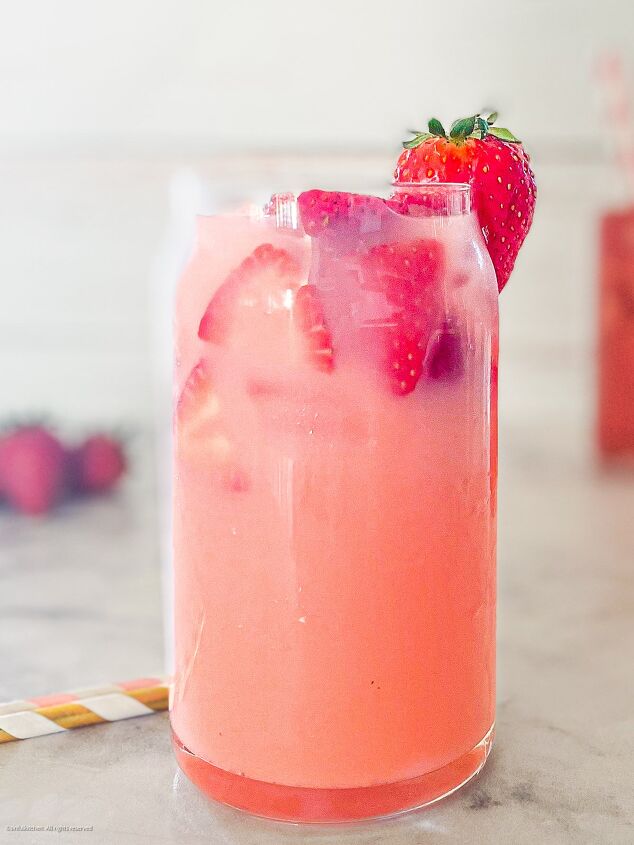 10 starbucks copycat drinks that are even better than the original, Strawberry Acai