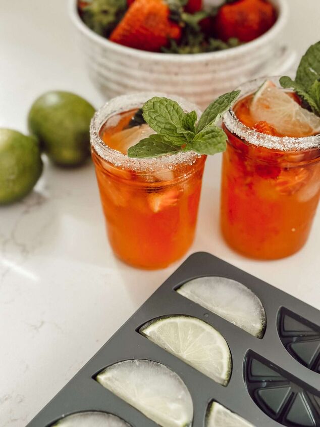 strawberry mojito mocktail, A summer drink that is delicious refreshing for the hottest days of the year
