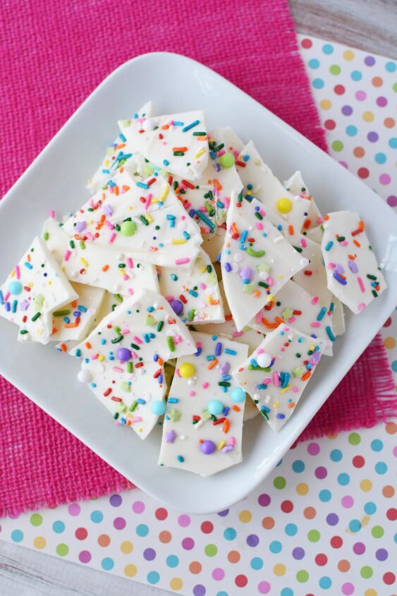 funfetti frenzy how to make delicious funfetti bark candy, Pieces of confetti bark candy on a plate
