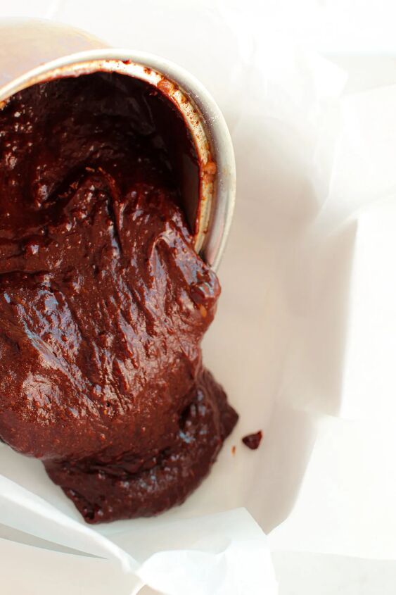 mocha dark chocolate fudgy brownies recipe, Pouring brownie batter into a pan