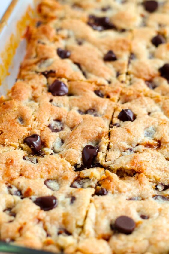 salted caramel chocolate chip cookie bars recipe, Cookie bars in a baking pan