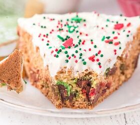 easy christmas sugar cookie pie recipe, Slice of holiday sugar cookie pie with a bite taken out