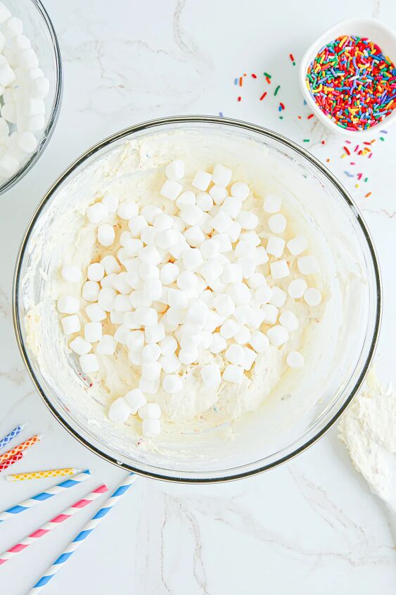 happy birthday cake fluff salad recipe, Marshmallows in the bowl with pudding mixture