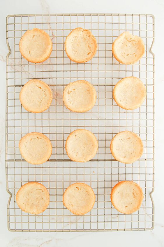 easy cherry pie cookies recipe, Sugar cookie mini crusts on a cooling rack