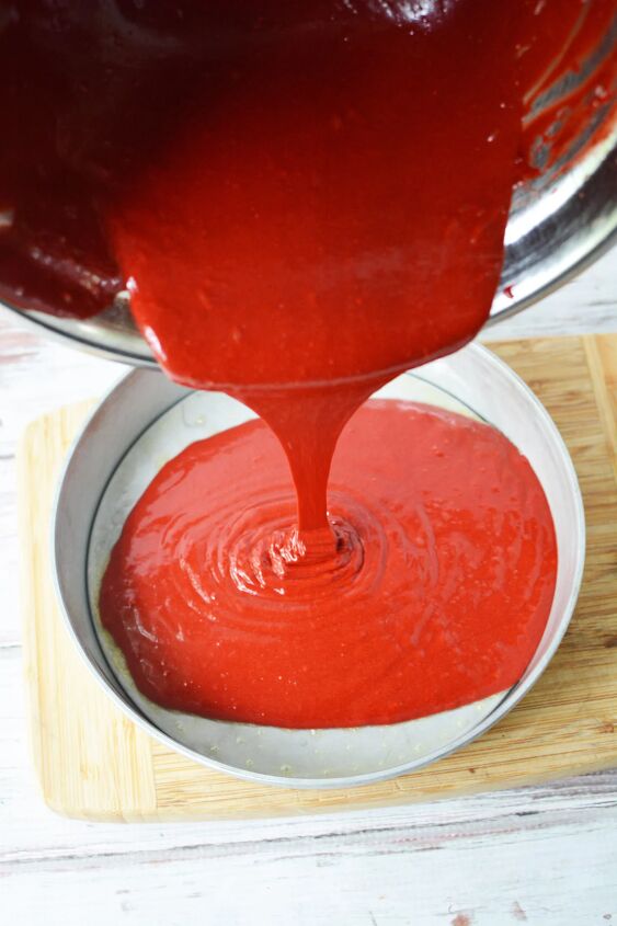 vampire red velvet trifle recipe, Pouring red velvet cake batter into a cake round pan