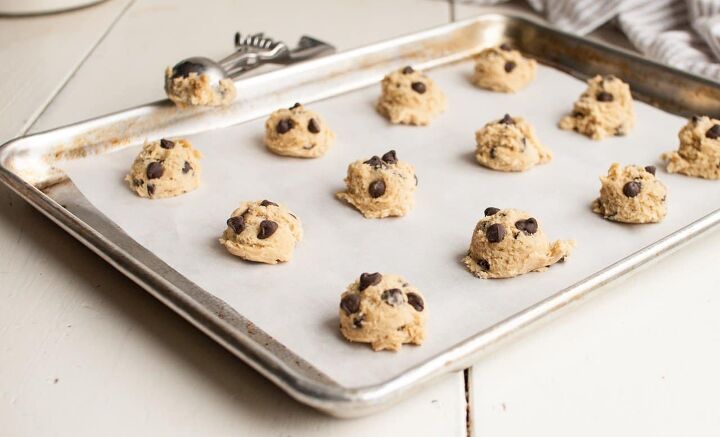 chocolate chip cookie sandwiches, Scoop in rounded tablespoons and bake