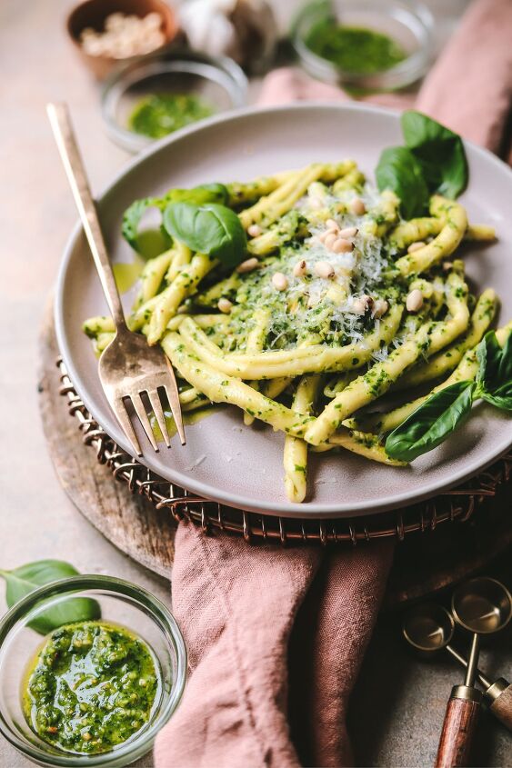 pasta al pesto pesto pasta, Pasta al pesto with fresh basil and pine nuts
