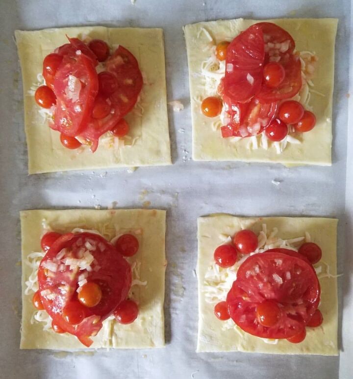 tomato marscapone tarts