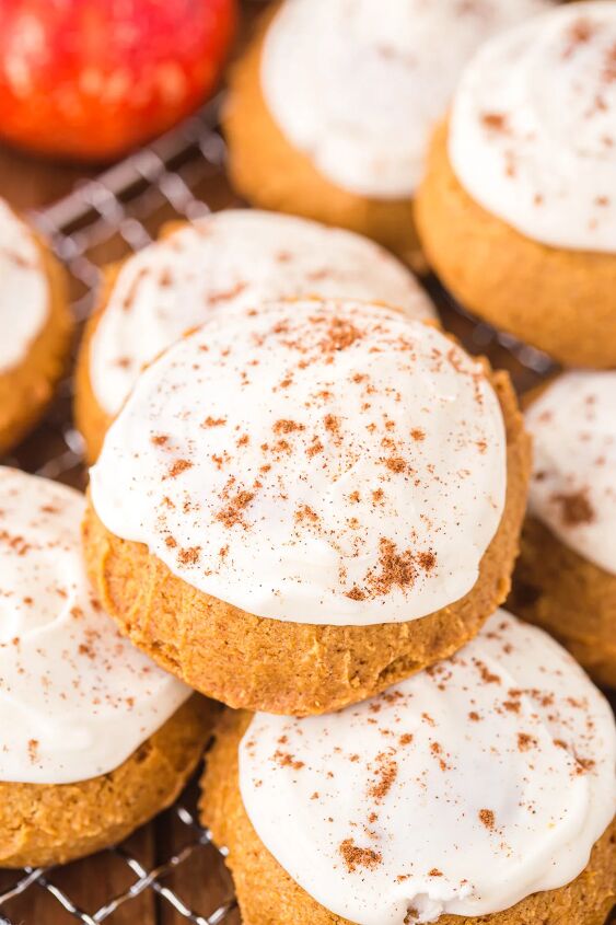 easy pumpkin cookies recipe with frosting, Pumpkin cookies with cream cheese frosting on a rack
