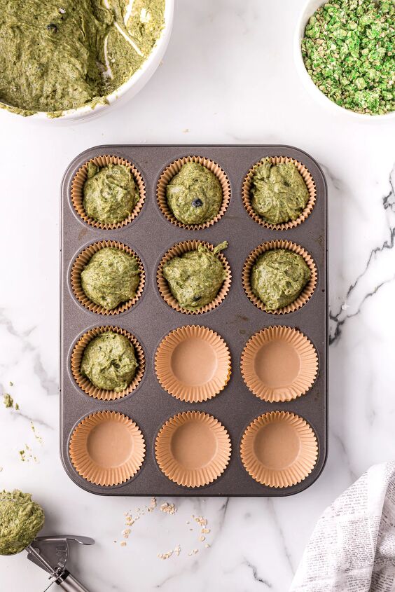 moldy banana halloween muffins recipe, Filling muffin cups with spinach banana batter