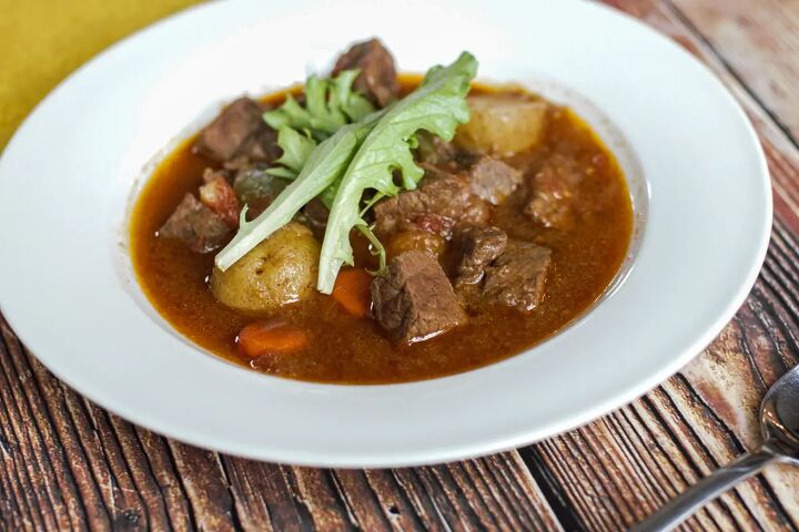 karni stoba caribbean beef stew, A bowl of Karni stoba a beef stew famous in the Dutch Antilles