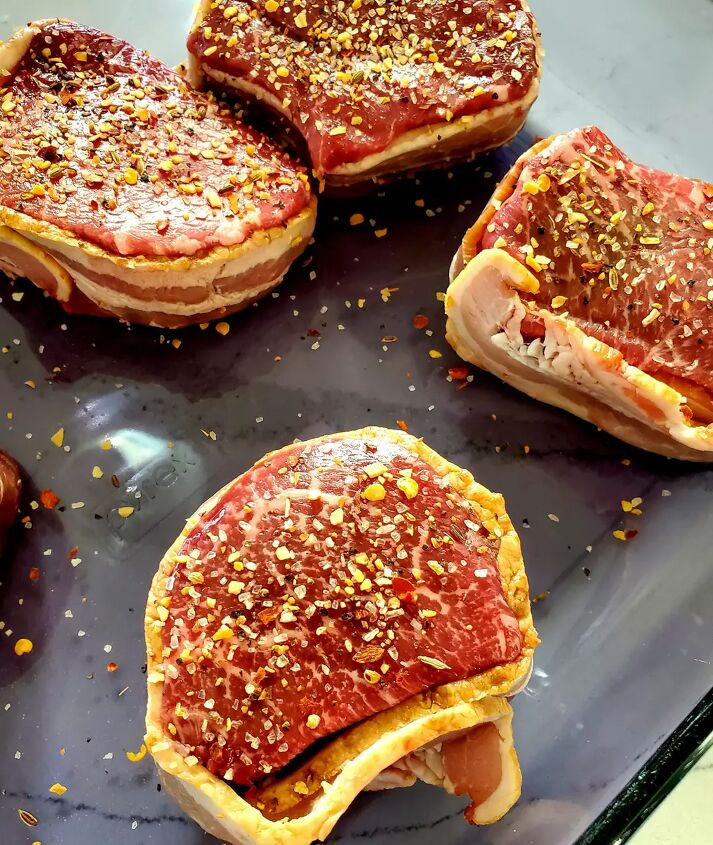 quattro formaggi crusted steak, Seasoned bacon wrapped steaks