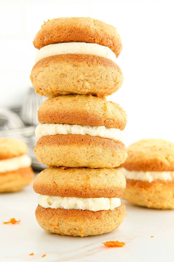 fluffy carrot cake whoopie pies, Stacked carrot whoopie pies with cream cheese filling