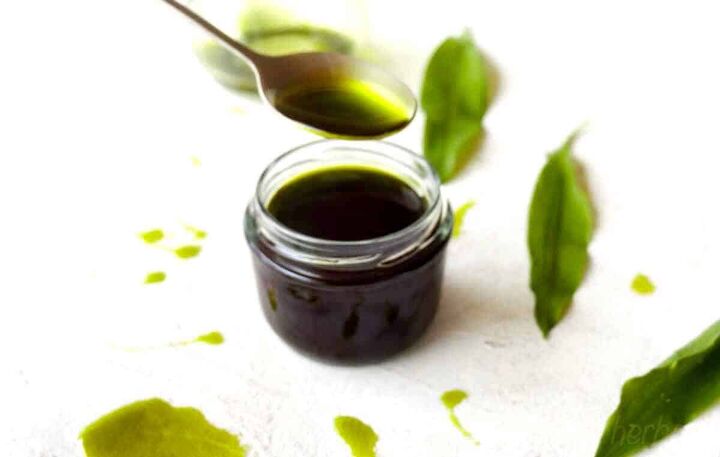 how to make green herb oil, Suggested herb combinations