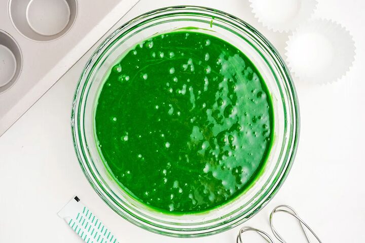 stuffed green velvet cupcakes, Green batter in a clear mixing bowl