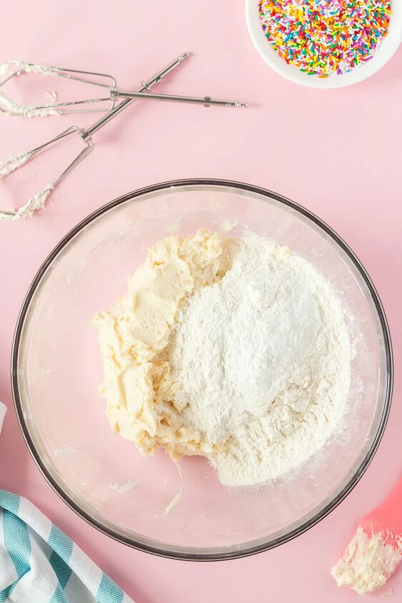 soft and chewy funfetti cookies recipe, Dry mixture and wet mixture to make cookies in a bowl