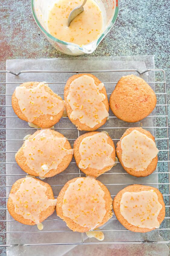 unique carrot cookies with orange juice glaze, Orange cookies topped with carrot glaze