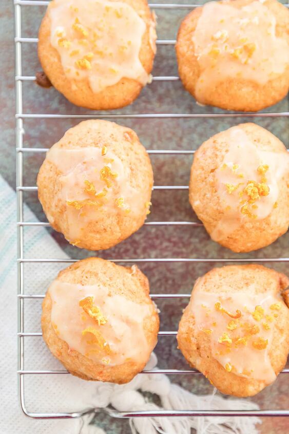 unique carrot cookies with orange juice glaze, Orange juice carrot cookies on a cooling rack