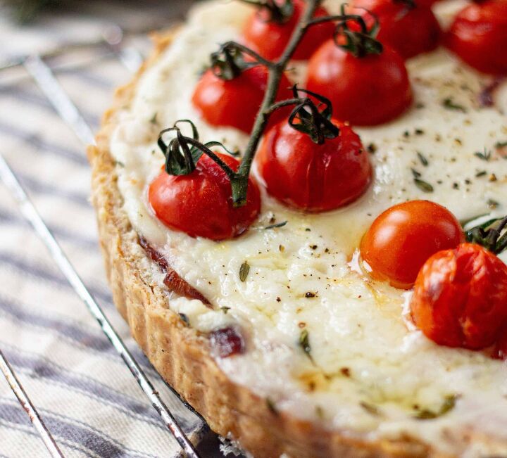 vegan tomato cream cheese and onion marmalade tart perfect for fath, Cooked tomato tat