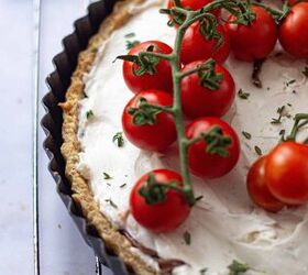 vegan tomato cream cheese and onion marmalade tart perfect for fath, Placing tomatoes on the tomato tart