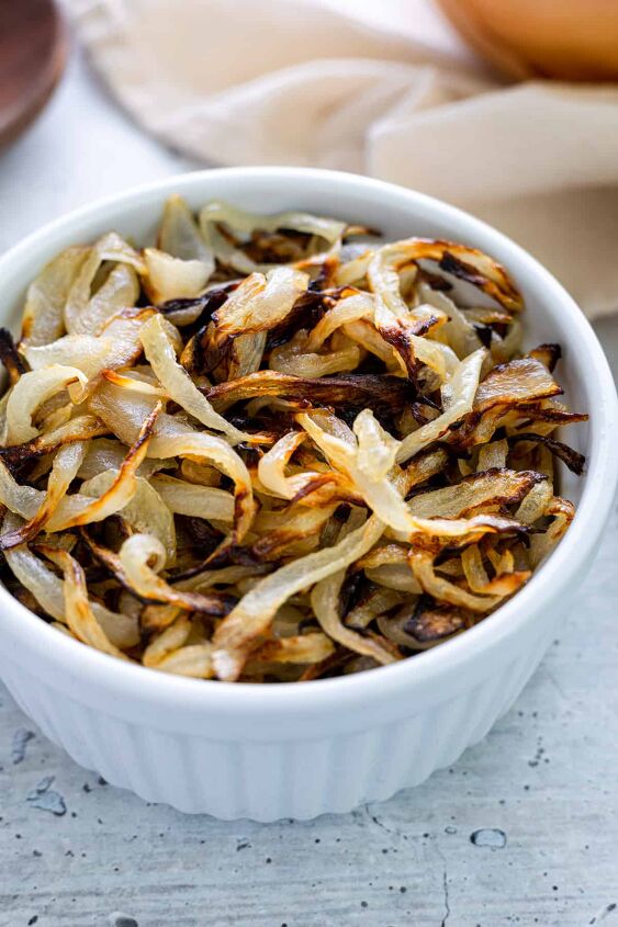 air fryer onions, A small bowl of air fried onions