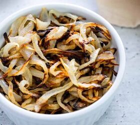 air fryer onions, A small bowl of air fried onions