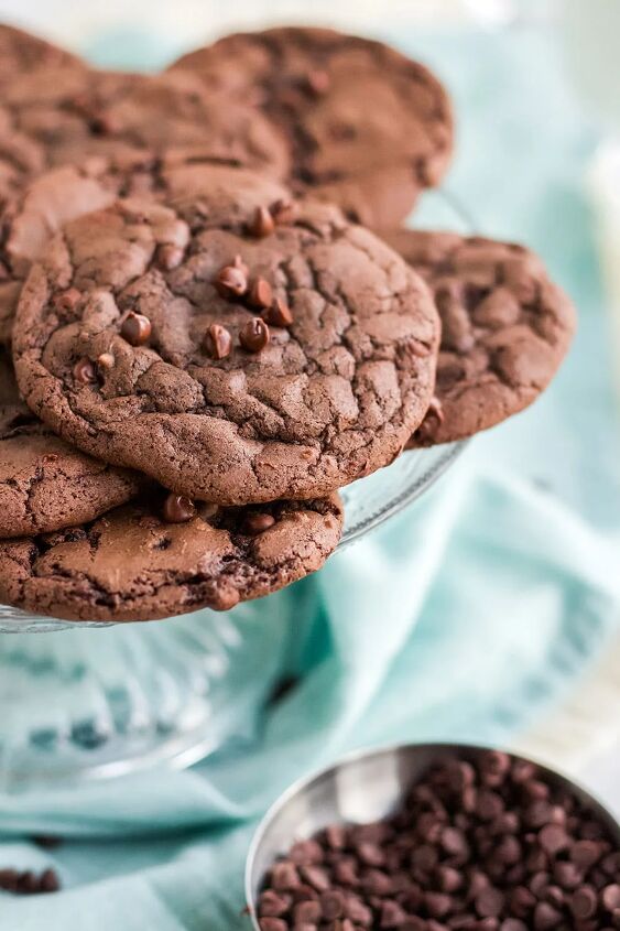 chewy brownie mix cookies recipe, Brownie cookies on a plate by chocolate chips