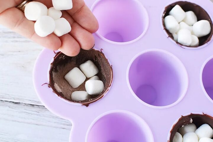 easy hot chocolate bombs, Adding marshmallows to a candy mold