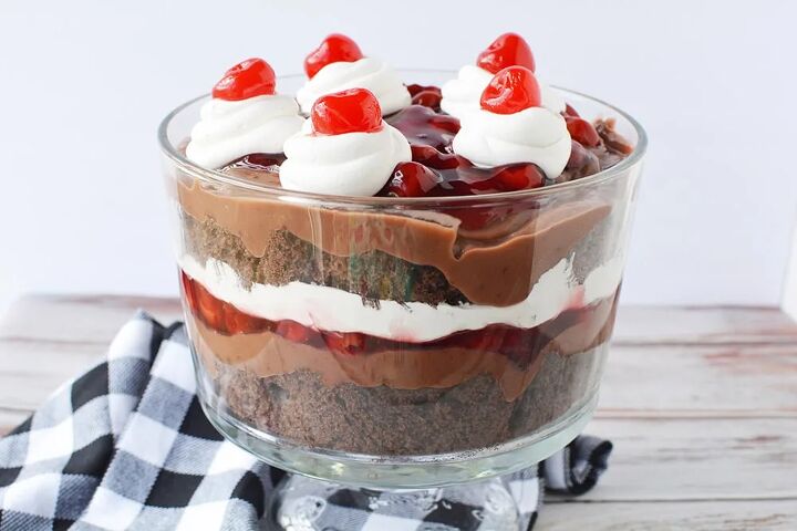 chocolate cherry black forest trifle, Black forest trifle in a bowl with a checkered napkin