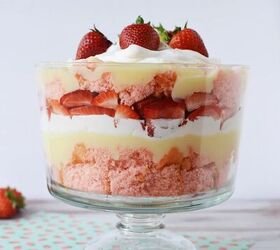 Irresistible Strawberry Cheesecake Trifle Recipe