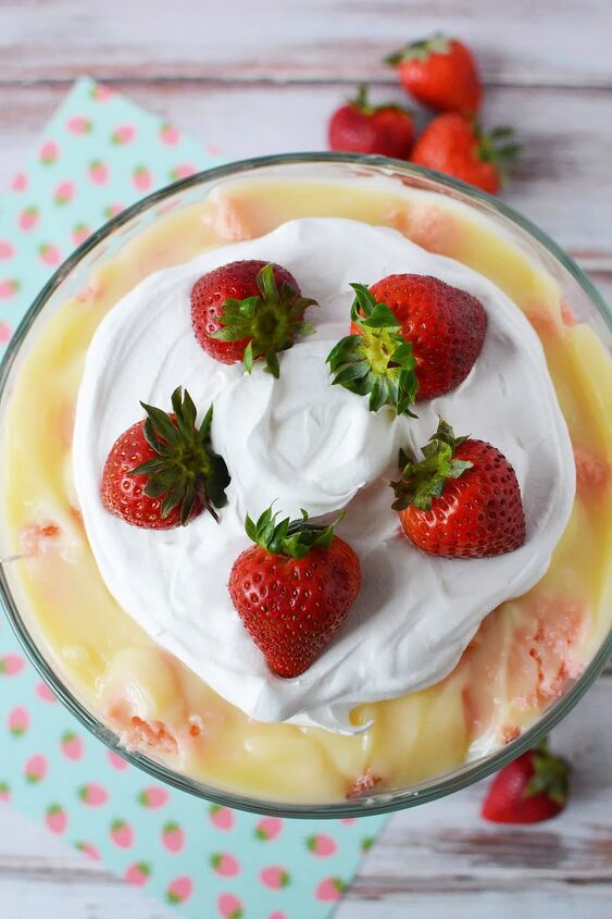 irresistible strawberry cheesecake trifle recipe, Fresh whole strawberries on top of a trifle