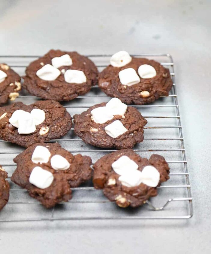 chocolate marshmallow cookies, This is the easiest chocolate marshmallow cookie recipe
