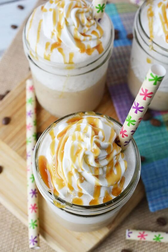 icy and creamy caramel frappuccino recipe, Caramel frappuccino drinks in glasses with whipped cream and caramel sauce