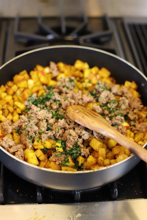 The Best Sweet Potato Hash - Fast & Easy One-Pot Recipe | Foodtalk