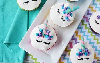Adorable Unicorn Cupcakes With Horns and Eyes