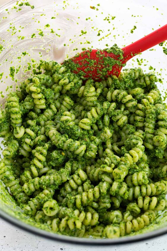 easy spinach pesto pasta, Toss everything until combined