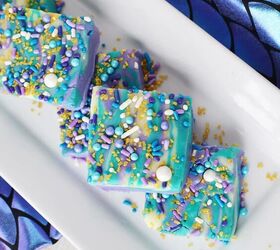 https://cdn-fastly.foodtalkdaily.com/media/2023/05/27/6910993/purple-and-blue-swirl-mermaid-candy-fudge.jpg?size=720x845&nocrop=1