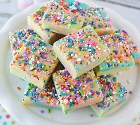 easy rainbow unicorn fudge recipe, Rainbow unicorn fudge on a plate in slices