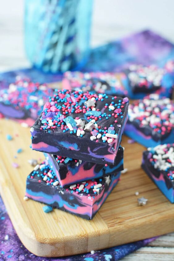 galaxy chocolate fudge, Stacked galaxy fudge with slices on a board