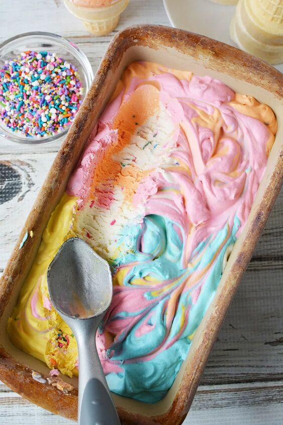 rainbow no churn unicorn ice cream recipe, Unicorn ice cream with an ice cream scoop