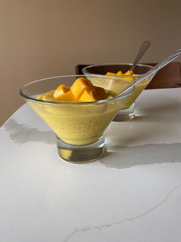 cold mango sago dessert