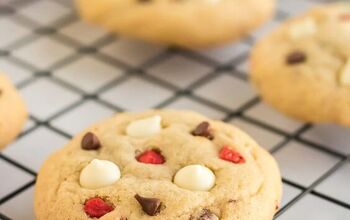 Strawberry Chocolate Chip Cheesecake Cookies Recipe