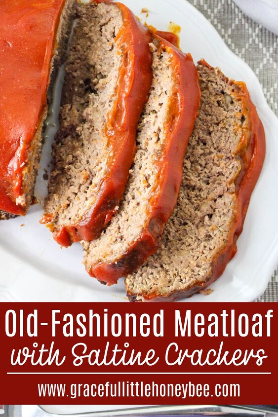 old fashioned meatloaf recipe with crackers, Meatloaf slices on a white plate