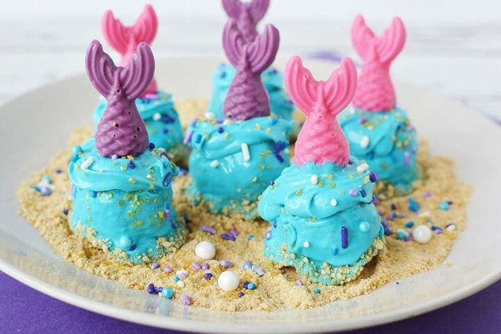 easy mermaid donut holes with fins and sand, Mermaid donut holes on a plate