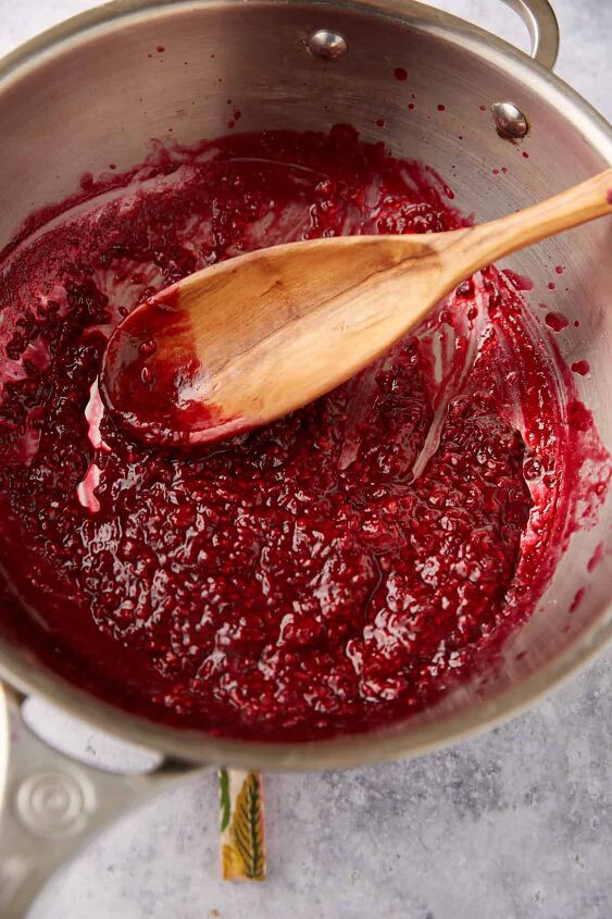 blueberry cream cheese squares, Make a raspberry jam